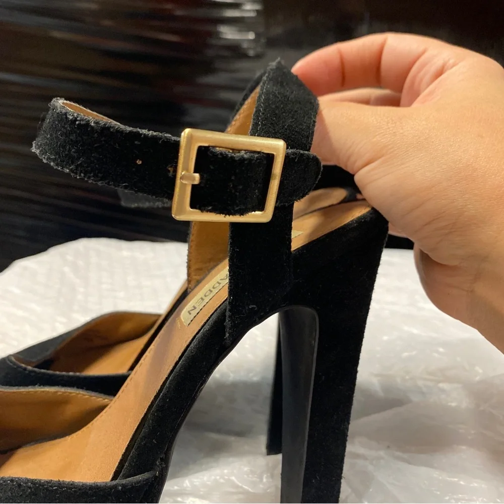 Steve Madden Dynamite Black Suede Platform Sandals with Ankle Strap | Size 7.5
